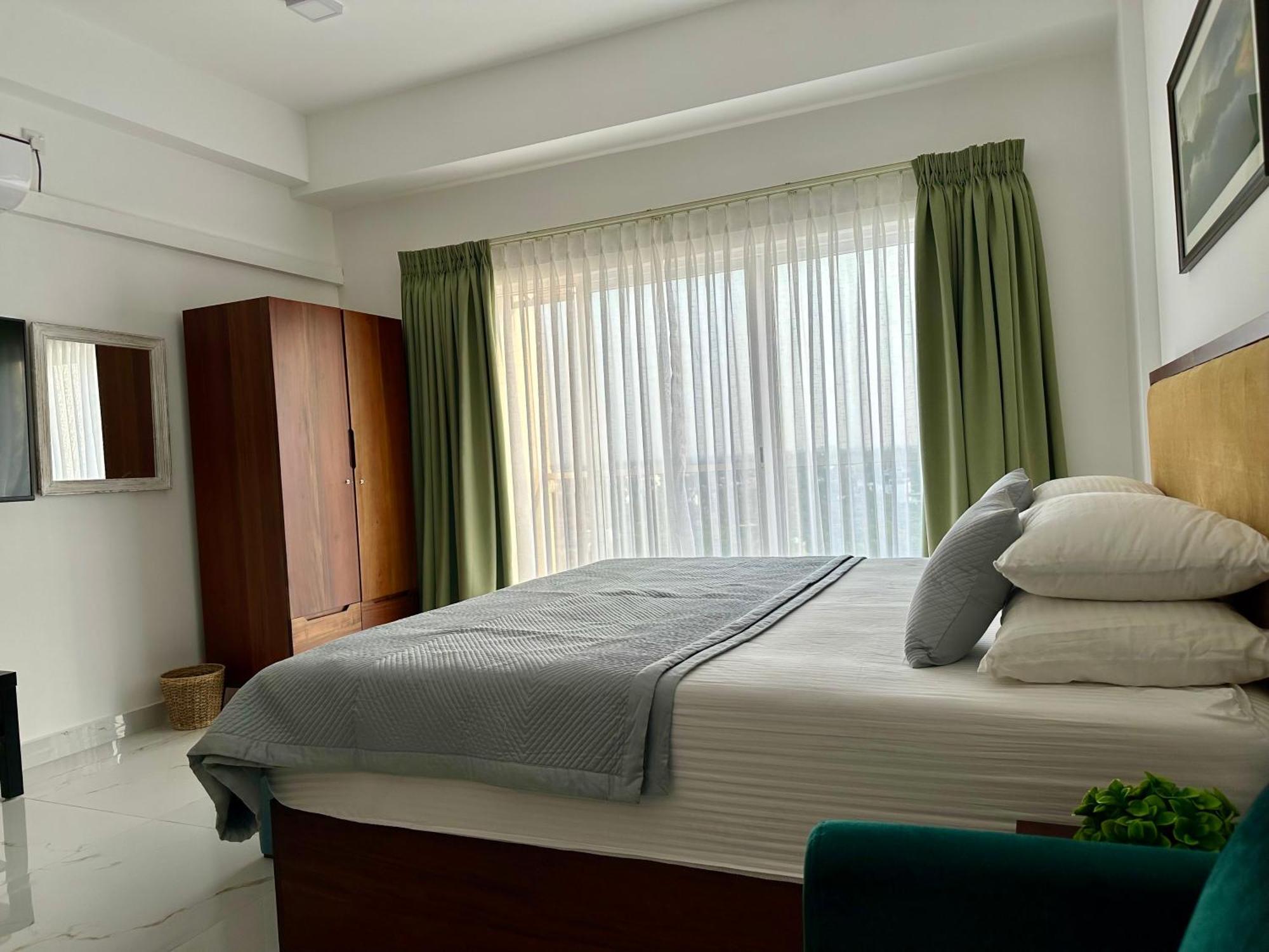 Ocean Breeze Hotel Residencies Britlanka Apartments Νεγκόμπο Εξωτερικό φωτογραφία