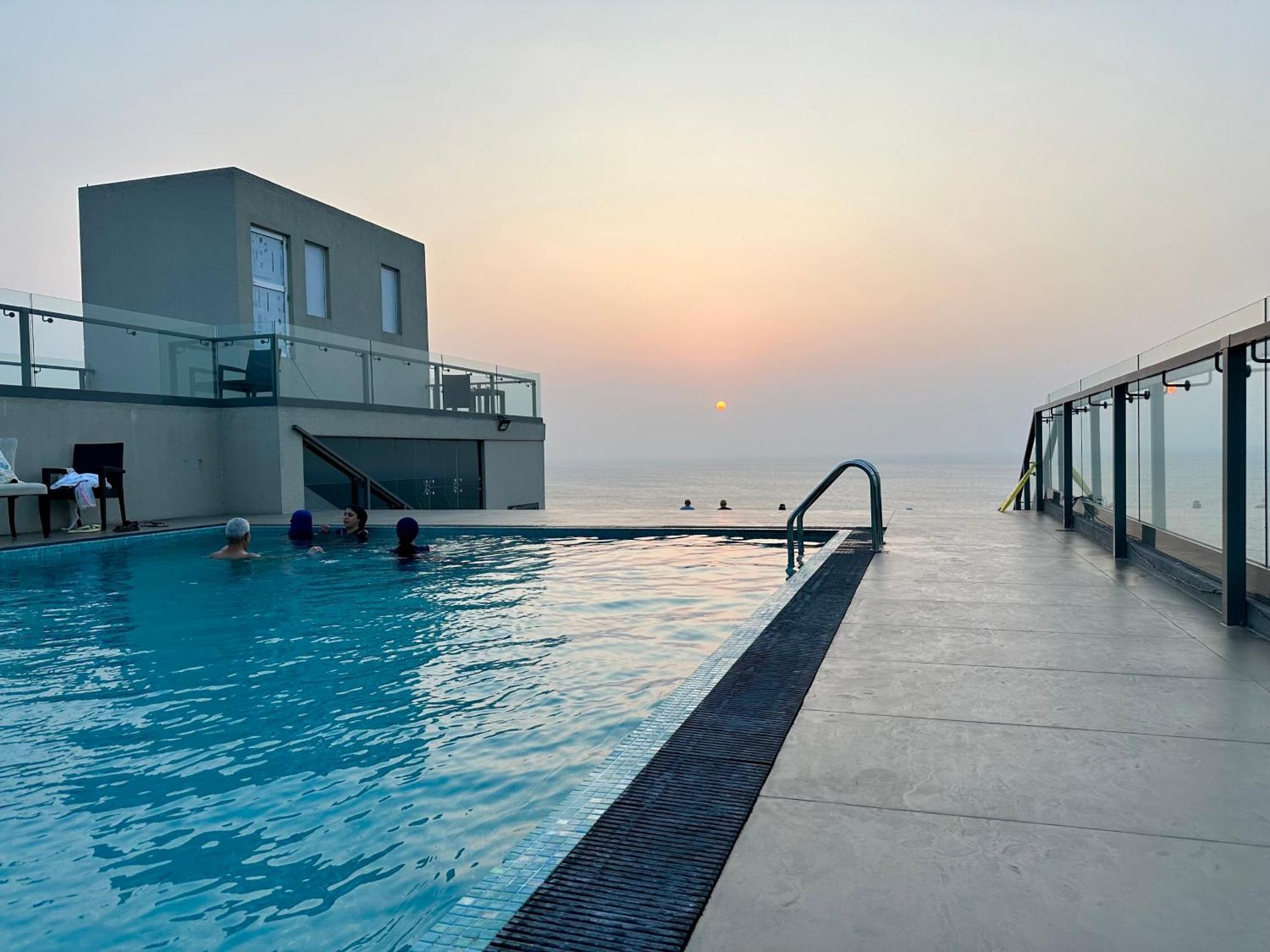 Ocean Breeze Hotel Residencies Britlanka Apartments Νεγκόμπο Εξωτερικό φωτογραφία